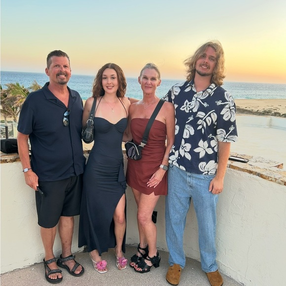 Meet your Poshers, Summit & Skylar Blue. - Picture 4 of 4